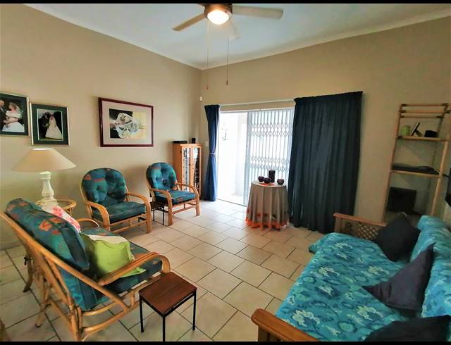 2 BEDROOM TOWNHOUSE FOR SALE IN MARGATE BEACH
